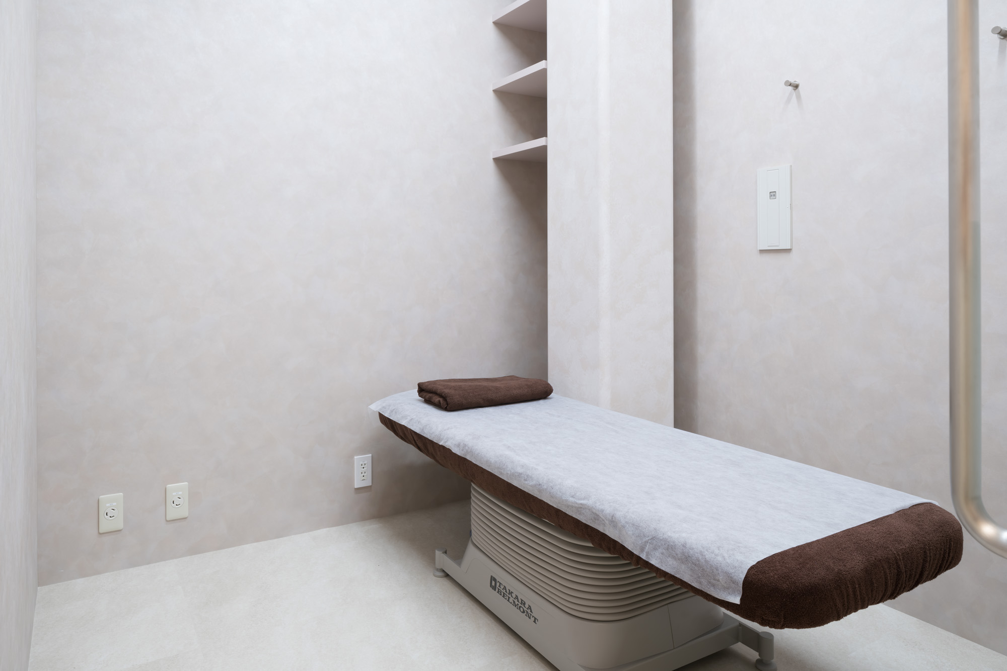 レナトゥスクリニック大阪院 完全個室施術室