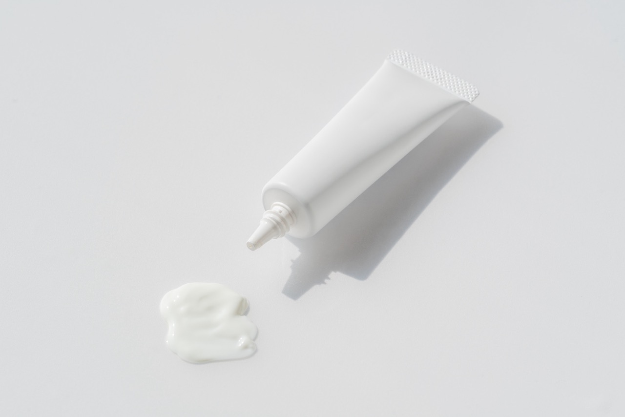 レチノールを含むアイクリーム