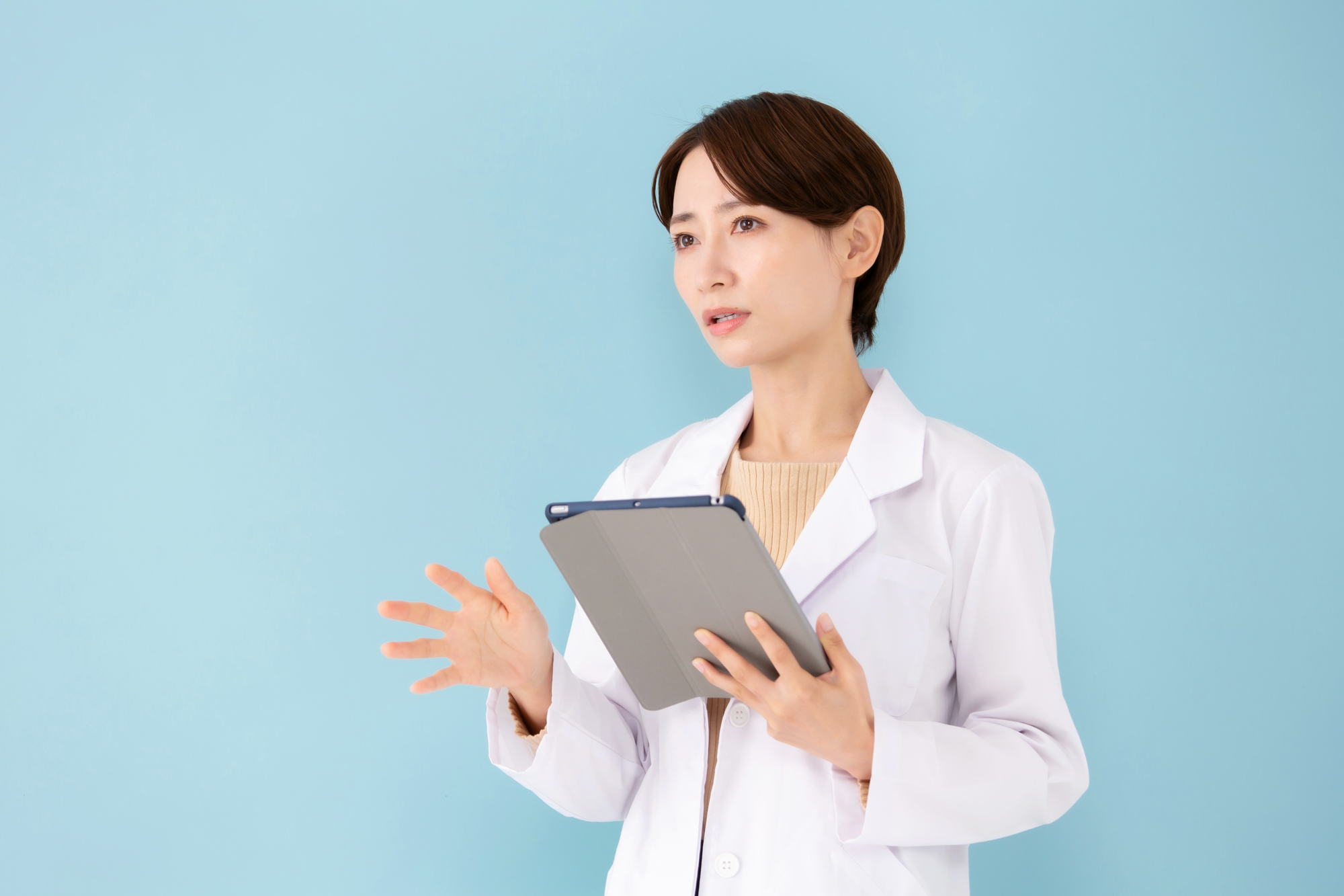 家庭用脱毛器と医療脱毛どっちがいい?併用可能?永久脱毛できる?薄くしてから医療脱毛するのは? 3 女性 莉子医師