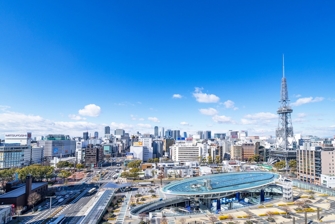 名古屋・栄のオアシス21とテレビ塔