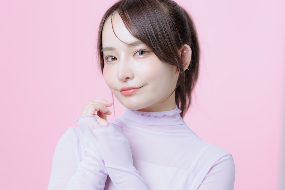 肌のきれいな女性（モデル）