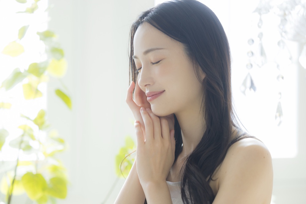 XROSS chayamachiの外観と、大阪院の入口（モデル）